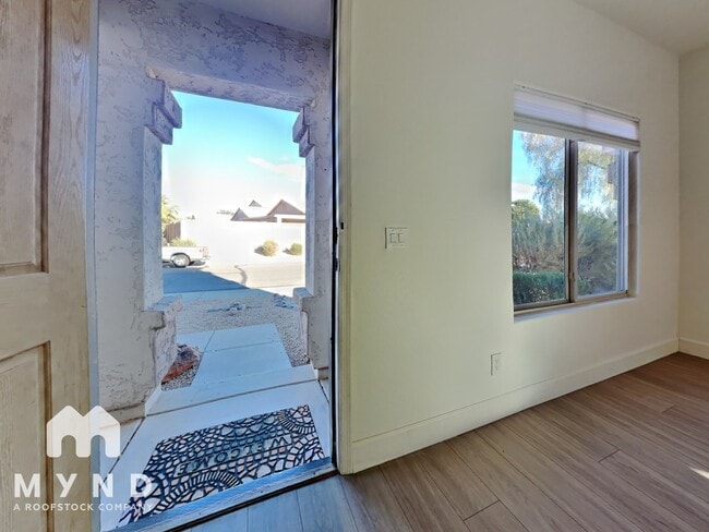 Photo - 1237 E Blackfoot Daisy Dr