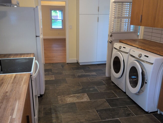 Photo - 1403 Cardinal Pl