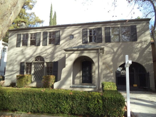 Building Photo - COMING SOON!! UPSCALE CURTIS PARK BEAUTY Rental