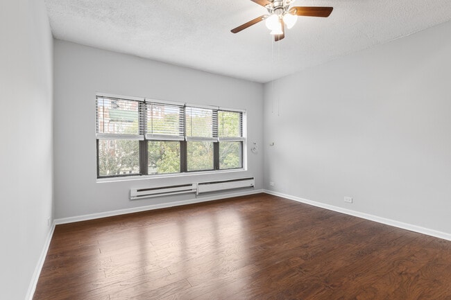 Photo - 4555 Malden St Unidad 303