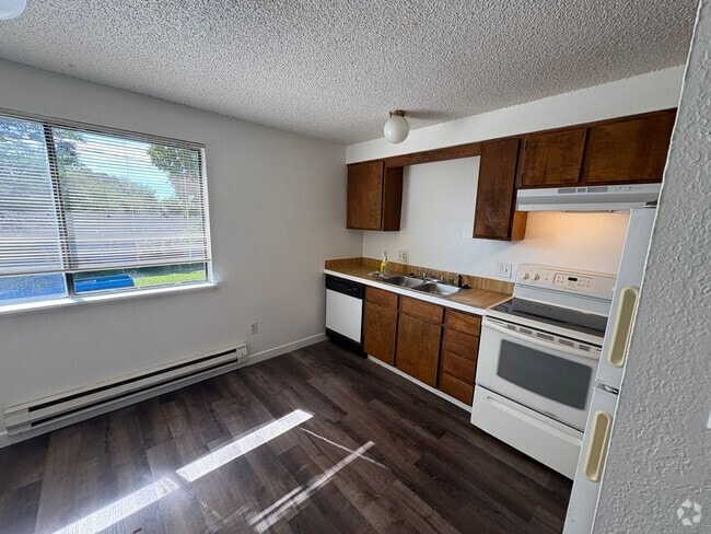 Building Photo - Cherry Ave 8 plex's Unit 1120 D Rental