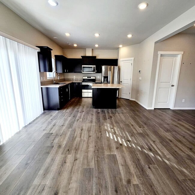Photo - Immaculate and spacious 3 bed townhouse in convenient CK location