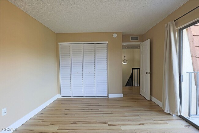 Photo - 5219 Cedarbend Dr