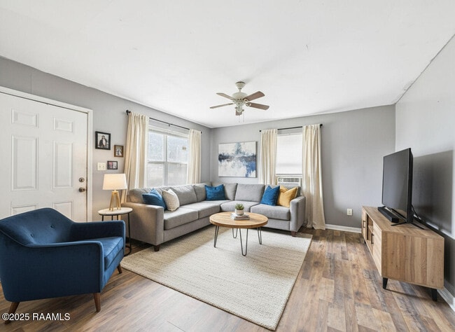 Photo - 615 Walker Rd