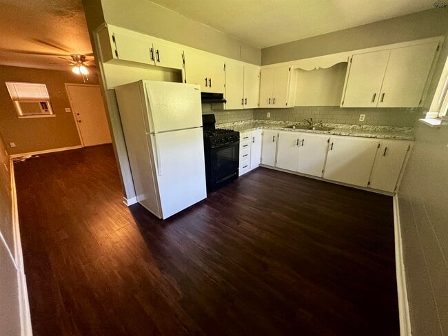 Building Photo - 409 Park St Rental