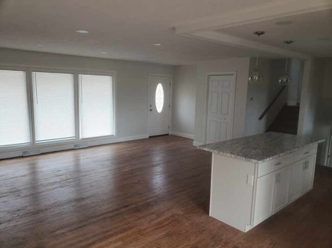 Photo - 4 Bedroom / 2 Bath Home  Kingsport, TN