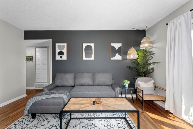 Photo - 516 Splitlog Ave Unit -22