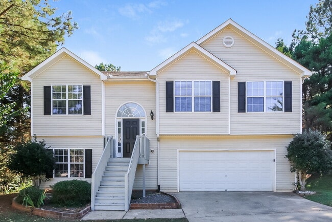 Building Photo - 40 Savoy Park Dr