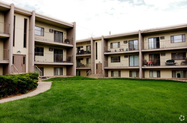 Building Photo - Civic Plaza Apartments