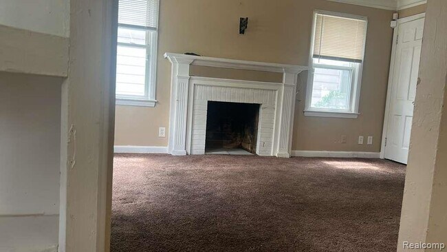 Photo - 18191 Heyden St