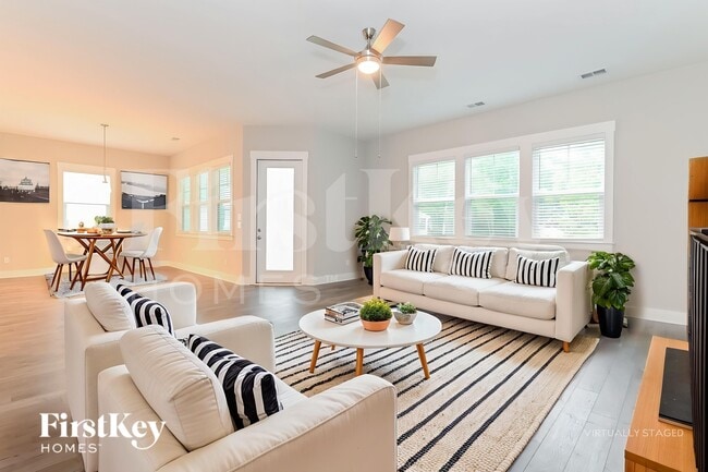 Photo - 114 Pecan Dr