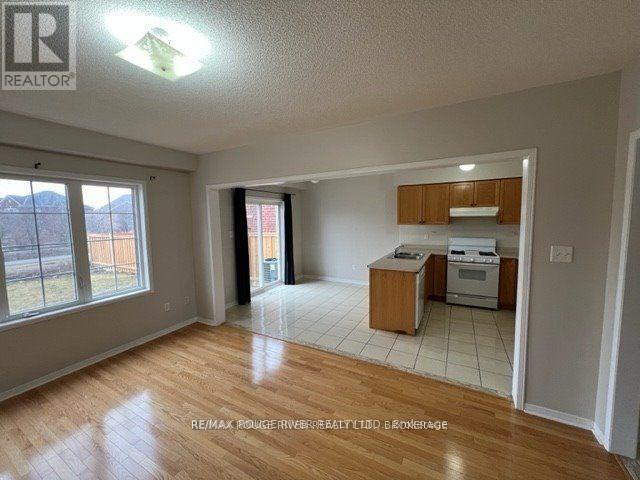 Photo - 32 Puttingedge Dr