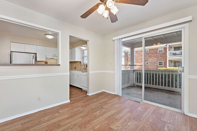 Photo - Riviera Court Apartments