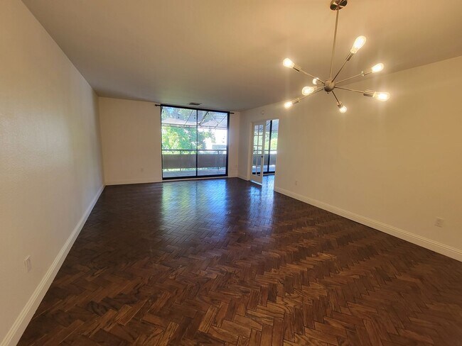 Photo - Stylish 2 Bed 1 Bath Midtown Apartment