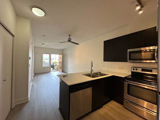 Photo - 20460 Douglas Cres