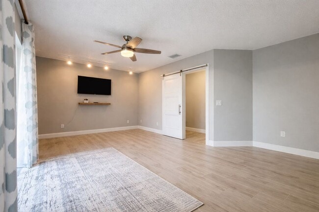 Photo - 1244 Beachside Ln