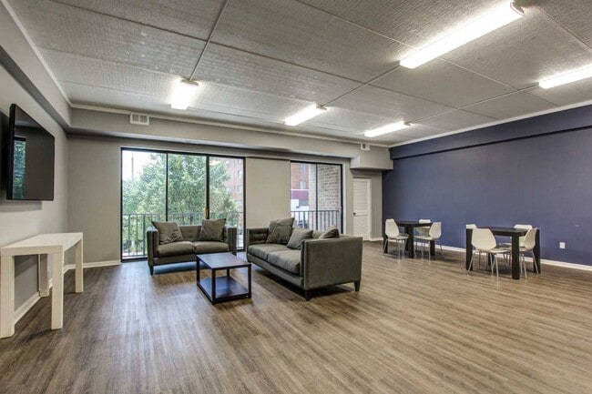 Social Room - Essex House Apartments