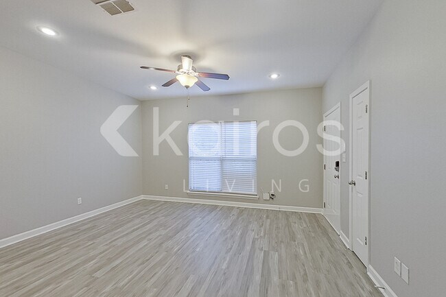 Photo - 10103 W 20th St