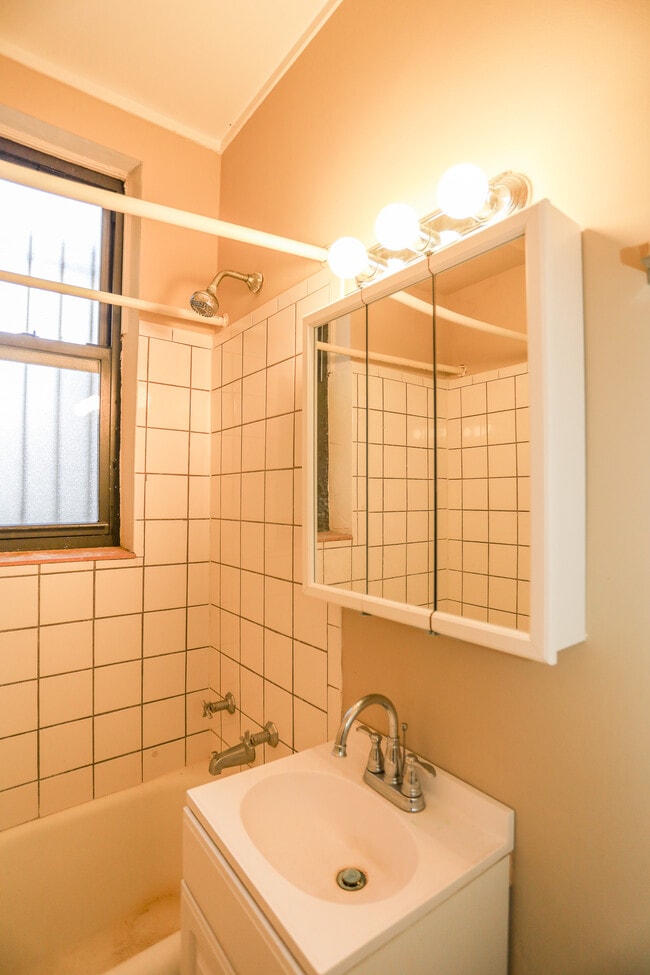 Photo - 4137 N Keystone Ave Unit #102