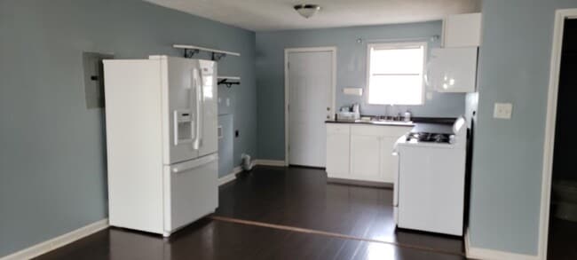 Photo - 2 Bed/1Bath apartment, perfect for military personnel.