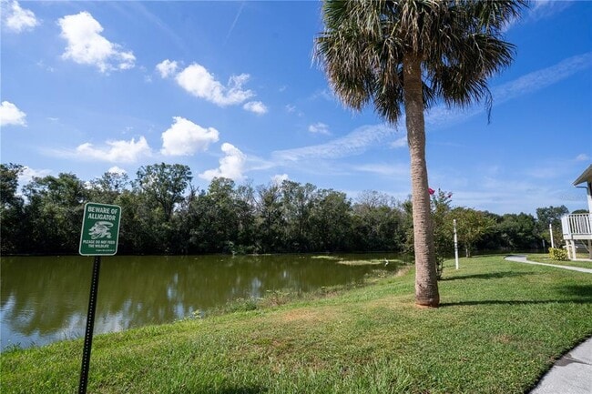 Photo - 806 Lake Haven Square Unidad 208