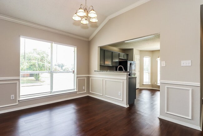 Photo - 2844 Claremont Dr