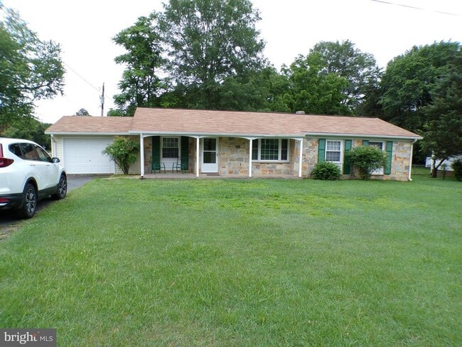 Photo - 111 Walnut Dr House