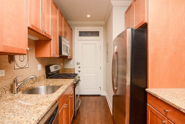 Photo - 736 W Addison St Unit J05P