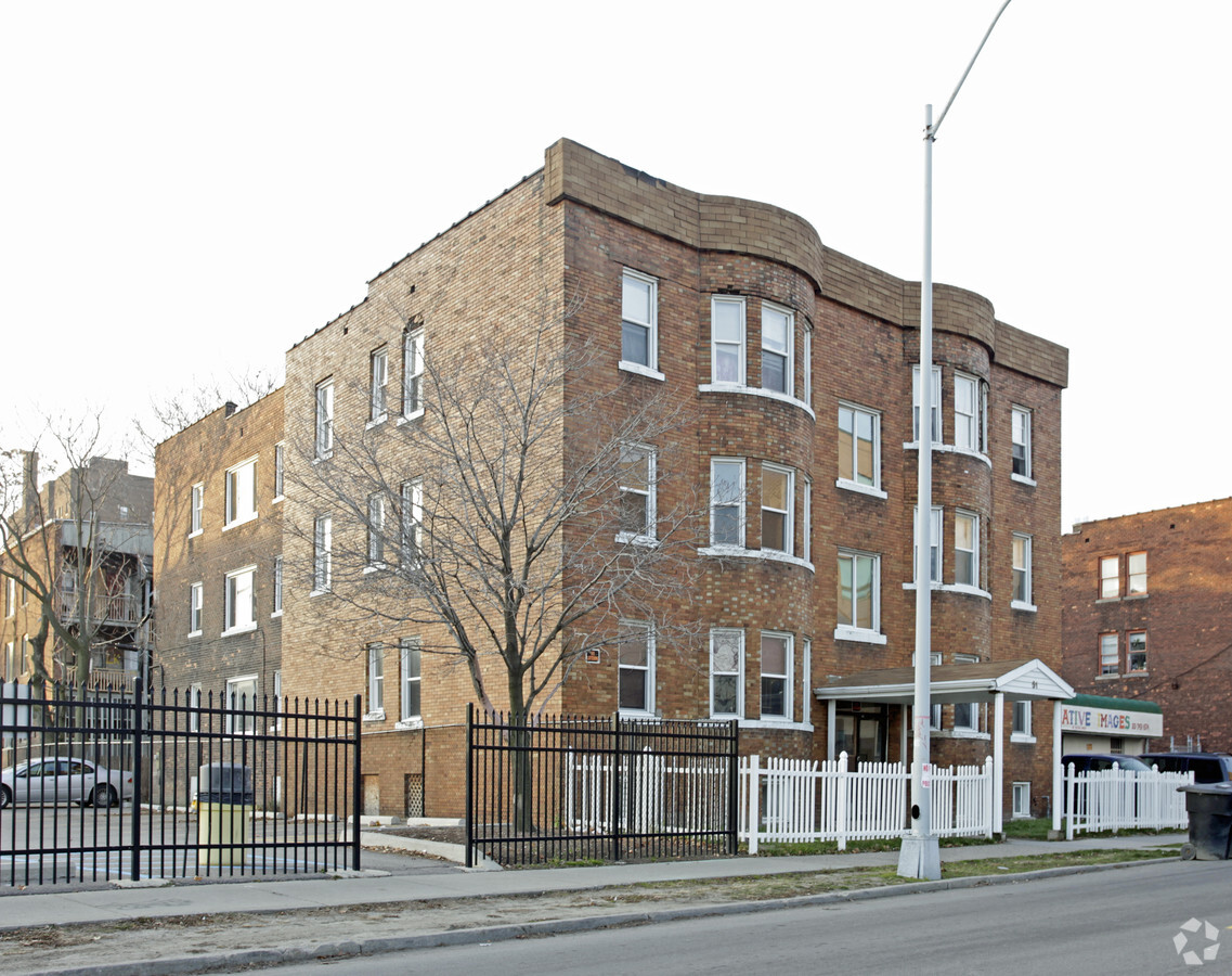 The Isabelle - The Isabelle Apartments