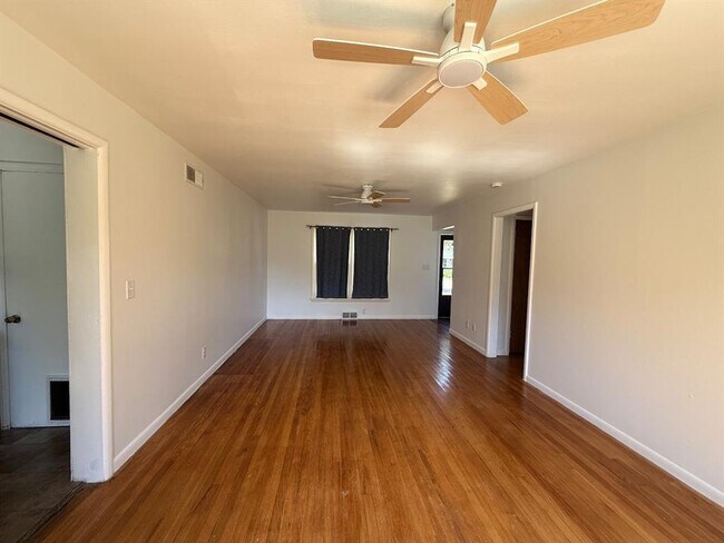 3032 NW 67th St