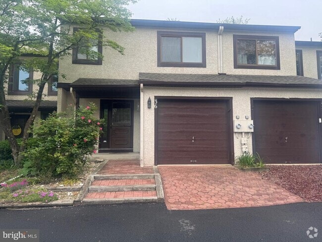 Building Photo - 36 5 Crown Royal Cir Rental