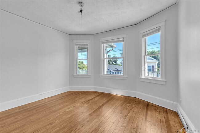 Photo - 28 W Elizabeth St Apartamento Unidad 2