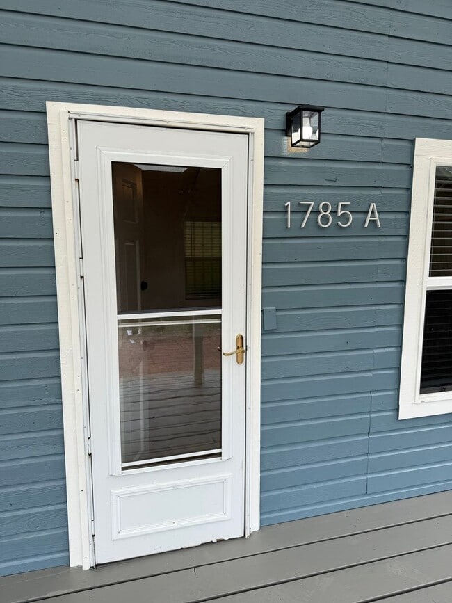 Photo - Luxury 2 bedroom 1 bath duplex in a great neighborhood!