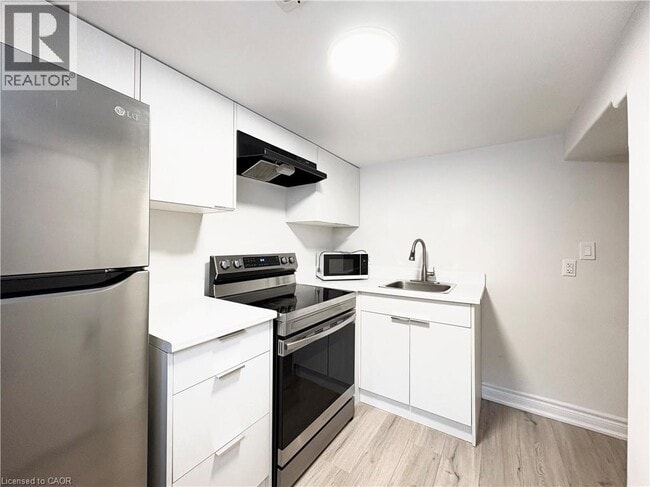 Photo - 76 William St