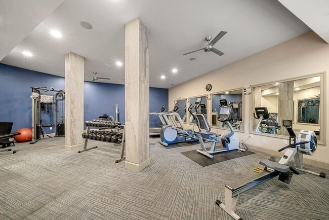 Photo - 901 Abernathy Rd NE