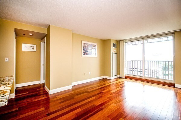 Photo - 8 Museum Way Unidad 1