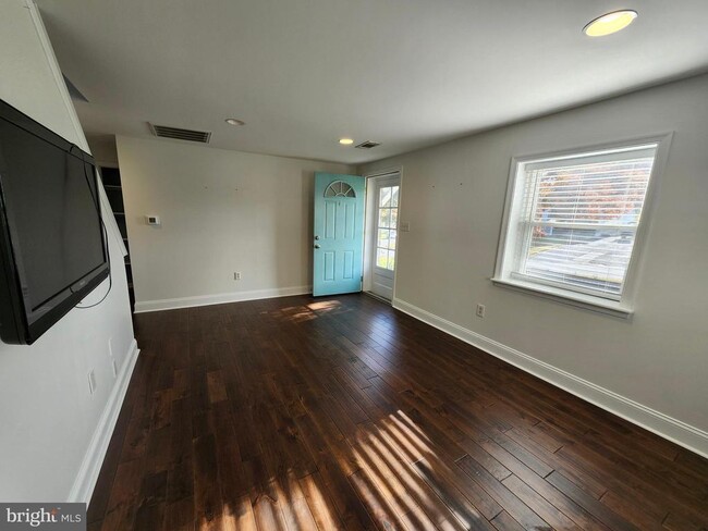 Photo - 51 Bunting Ln