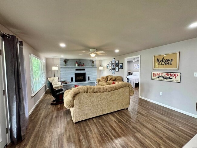 Photo - 115 Ledgerock Rd