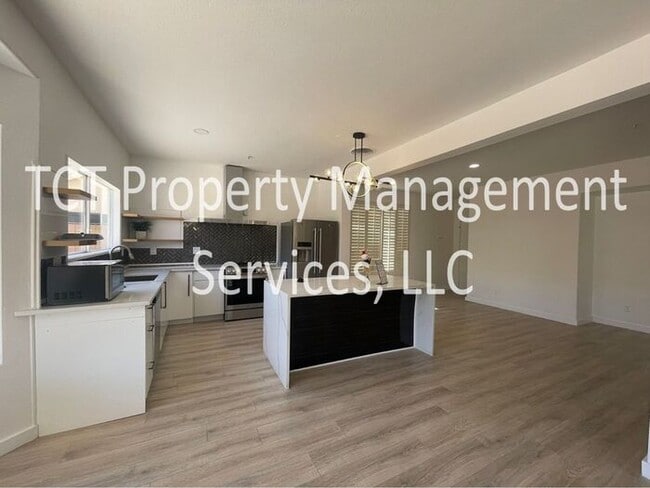 Photo - Stunning 4 Bedroom with Desert View!