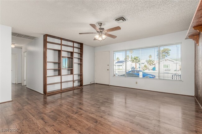 Photo - 5255 Stampa Ave