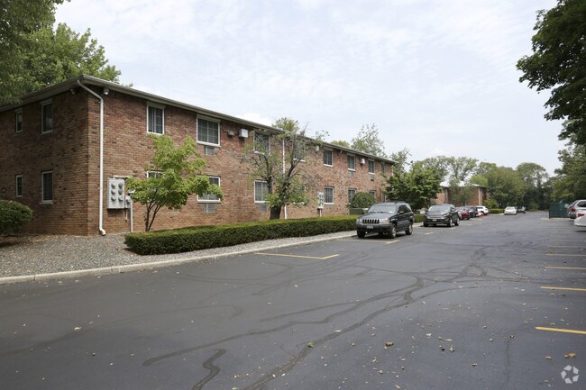 Photo - Farmingdale Apartments