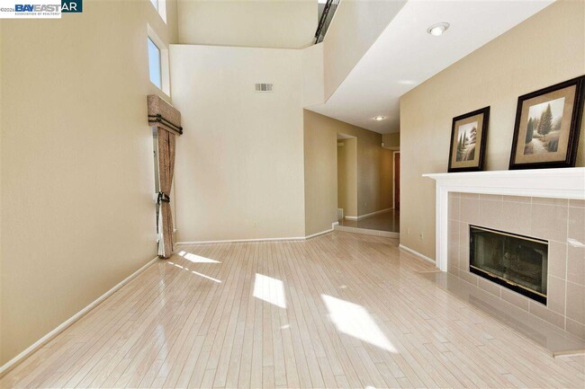 331 Jade Ct
