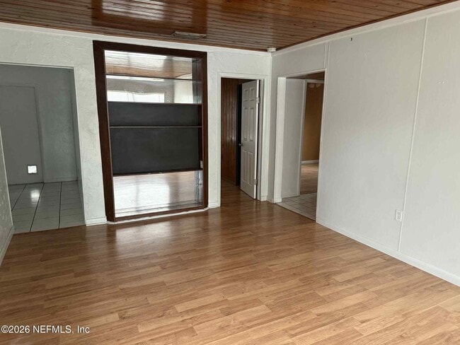 Photo - 683 W Peniel Rd