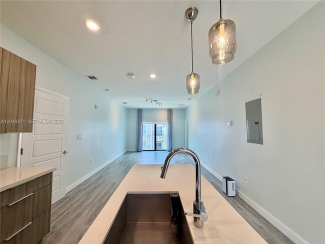 Building Photo - 4740 NW 84th Ct Unit 33