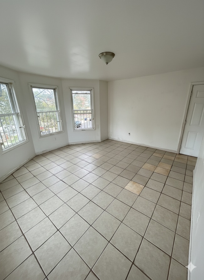 Building Photo - 44 Garfield Ave Unit 2 Rental