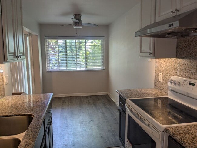 Photo - 3750 Harrison St