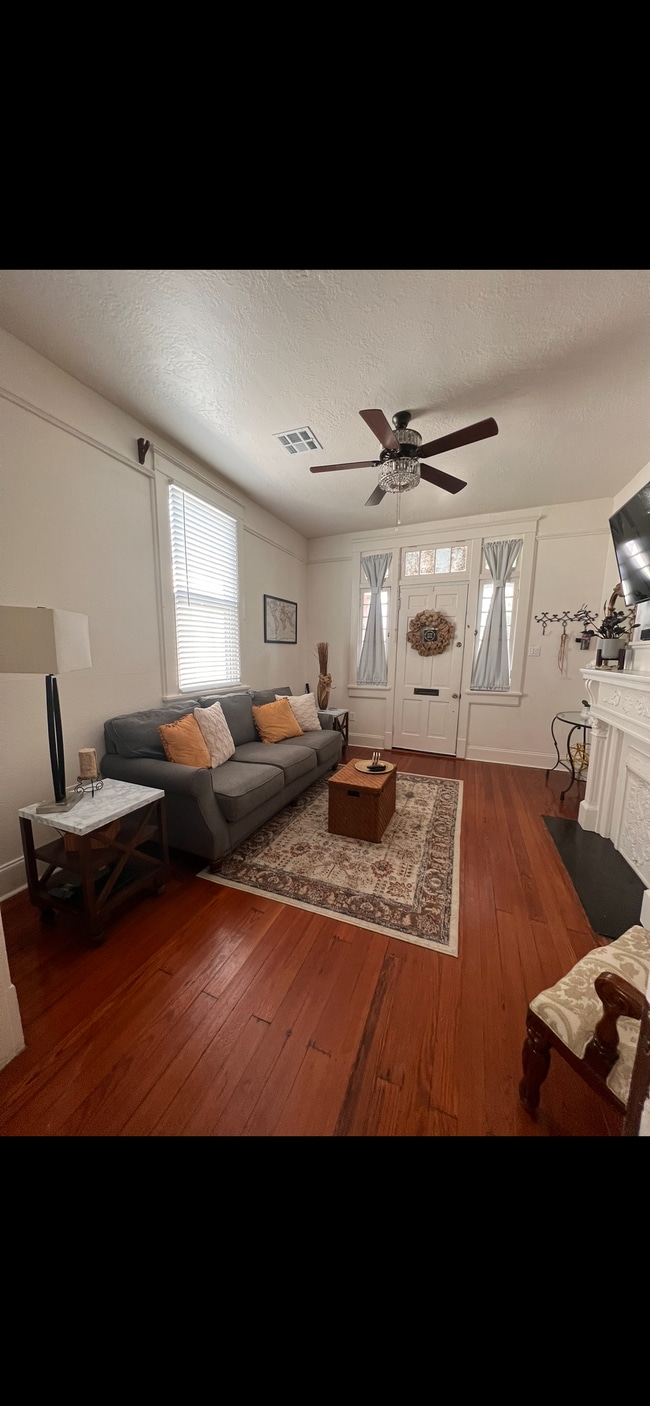 Photo - 426 S Hennessey St