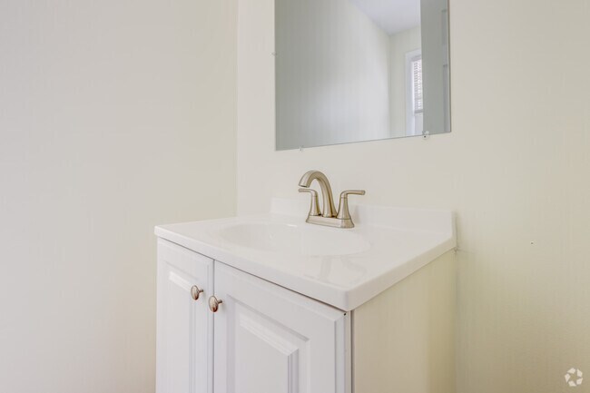 3BR, 1.5BA – 1,300SF - Half Bath