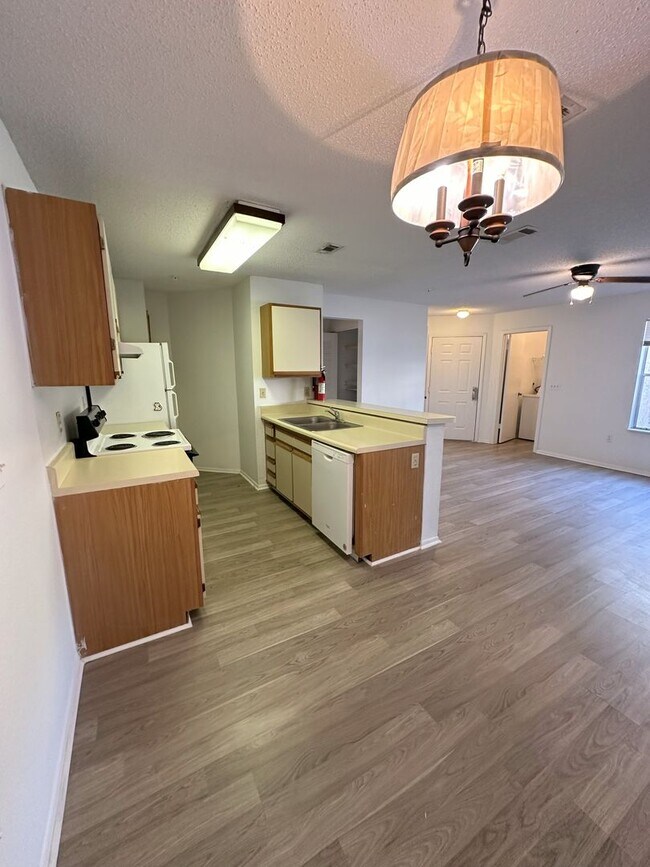 Photo - RENT BY APRIL 15TH and RECEIVE 2 WEEKS OFF...