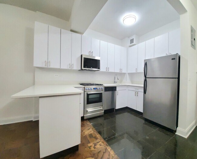 Photo - 235 W 22nd St Unit Ev2Y